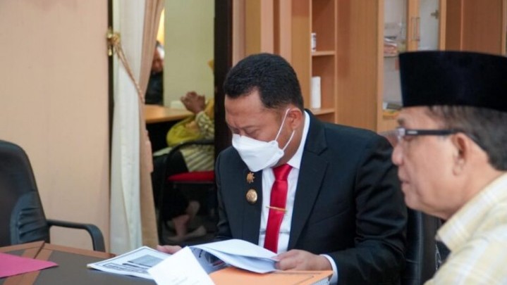 Bupati Kampar Minta PT BPR Sarimadu Tingkatkan Laba Perusahaan Bupati Kampar Minta PT BPR Sarimadu Tingkatkan Laba Perusahaan