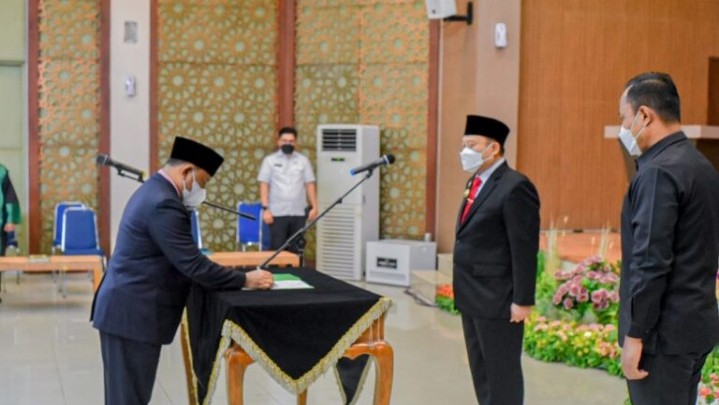 Pengukuhan Ratusan Pejabat Pemkab Kampar, Catur Minta Jiwa Pengabdian yang Tinggi Pengukuhan Ratusan Pejabat Pemkab Kampar, Catur Minta Jiwa Pengabdian yang Tinggi