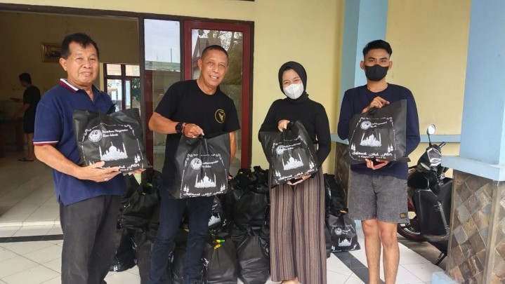 Ribuan Paket Lebaran PMRJ Didistribusikan Untuk Masyarakat Riau Jabodetabek