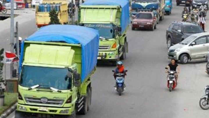 Libur Idul Fitri, Truk Angkutan Barang di Pekanbaru Dilarang Beroperasi Libur Idul Fitri, Truk Angkutan Barang di Pekanbaru Dilarang Beroperasi