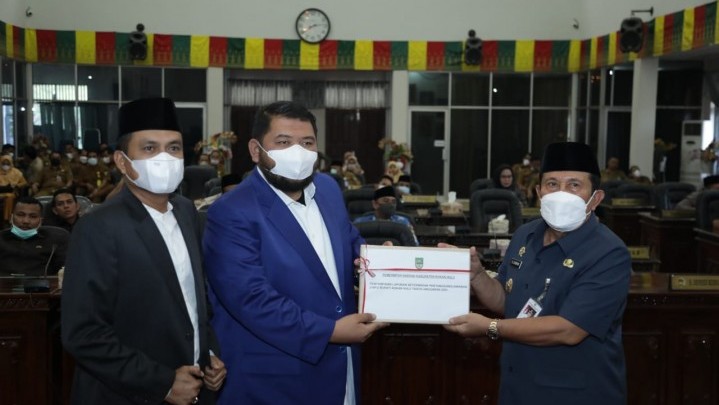 Paripurna Penyampaian Laporan LKPJ Bupati Tahun 2021, Sukiman Ucapkan Rohul Berhasil Surplus