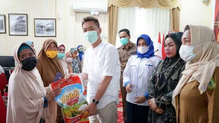 Program IAI Rohil Berbagi untuk Dhuafa Program IAI Rohil Berbagi untuk Dhuafa