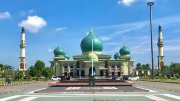 Masjid Raya Annur dan Halaman Kantor Gubernur Lokasi Salat Ied Pemprov Riau Masjid Raya Annur dan Halaman Kantor Gubernur Lokasi Salat Ied Pemprov Riau