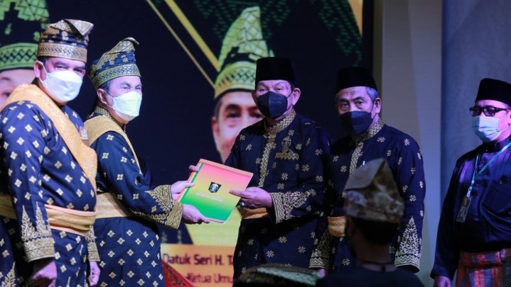 Pengurus LAM Riau Resmi Dikukuhkan, Ini Pesan Gubernur Riau Pengurus LAM Riau Resmi Dikukuhkan, Ini Pesan Gubernur Riau