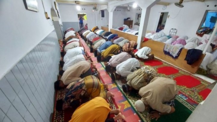 Sholat Idul Fitri Hari Ini Digelar Jamaah Naqshabandiyah Padang Sholat Idul Fitri Hari Ini Digelar Jamaah Naqshabandiyah Padang