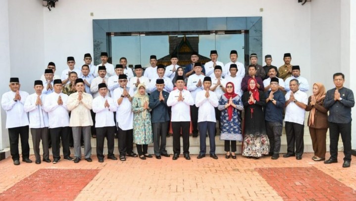 Gubernur Ansar Tegaskan Cuti Lebaran Jangan Ditambah Gubernur Ansar Tegaskan Cuti Lebaran Jangan Ditambah