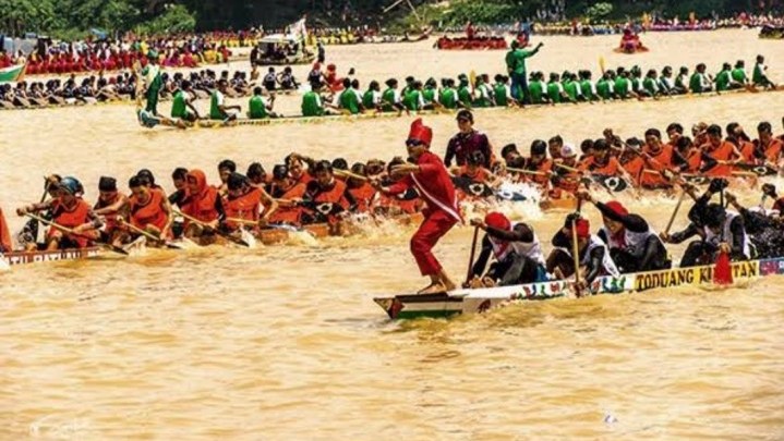 Plt Bupati Kuansing Sampaikan pada Gubri Rencana Pacu Jalur Tahun Ini Plt Bupati Kuansing Sampaikan pada Gubri Rencana Pacu Jalur Tahun Ini