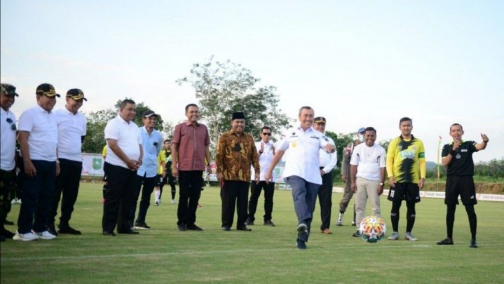 Rohul Miliki Lapangan Sepakbola Standar Internasional dari Dana BUMDes Mandiri Rohul Miliki Lapangan Sepakbola Standar Internasional dari Dana BUMDes Mandiri