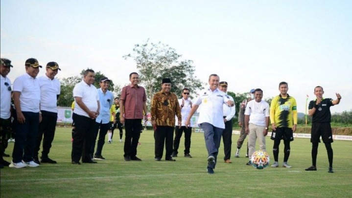 Rohul Miliki Lapangan Sepakbola Standar Internasional dari Dana BUMDes Mandiri