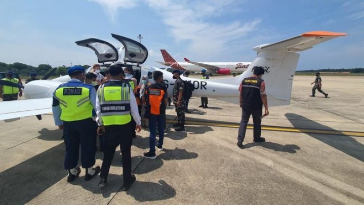 TNI AU Lanud Hang Nadim Paksa Pesawat Asing Mendarat