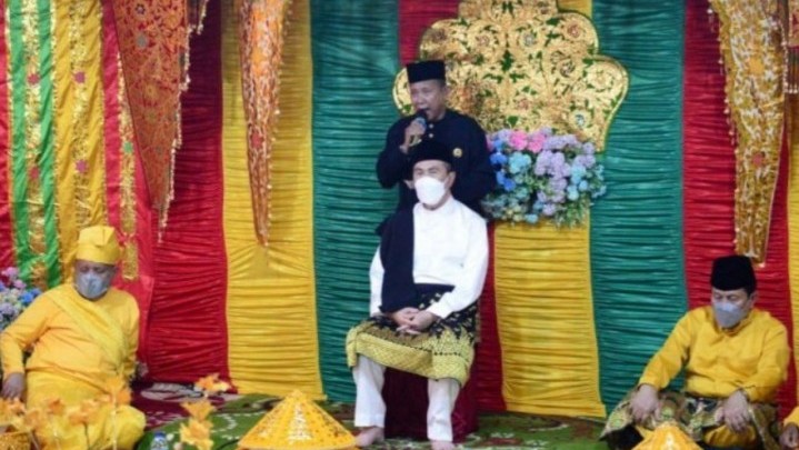 Gelar Adat Datuk Sutan Sotio Amanah Tuah Nogoi Ditabalkan pada Syamsuar Gelar Adat Datuk Sutan Sotio Amanah Tuah Nogoi Ditabalkan pada Syamsuar