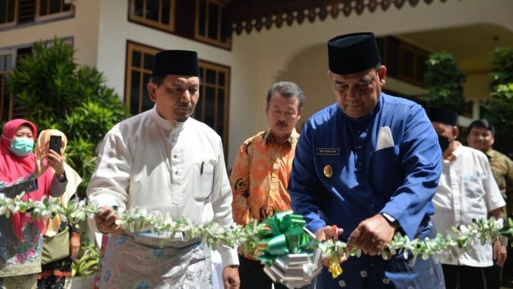 SMAIT Soeman HS Pekanbaru Diresmikan