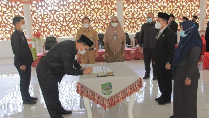 Pejabat Administrator Hingga Eselon Pemkab Rohul Dilantik Pejabat Administrator Hingga Eselon Pemkab Rohul Dilantik
