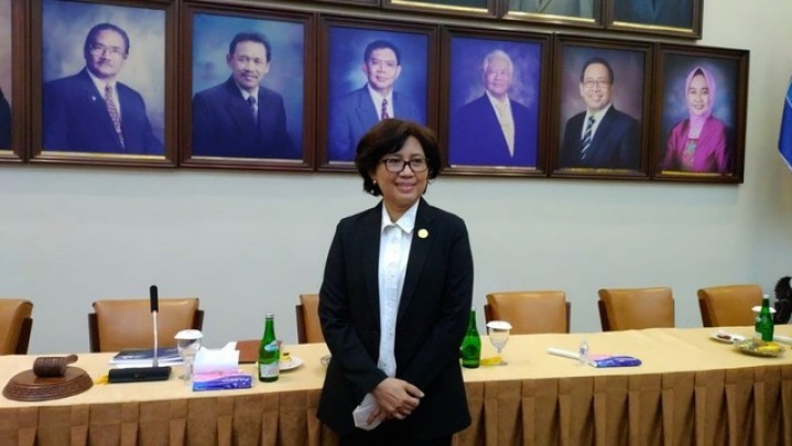 Prof Ova Emilia, Perempuan Kedua Jabat Rektor UGM