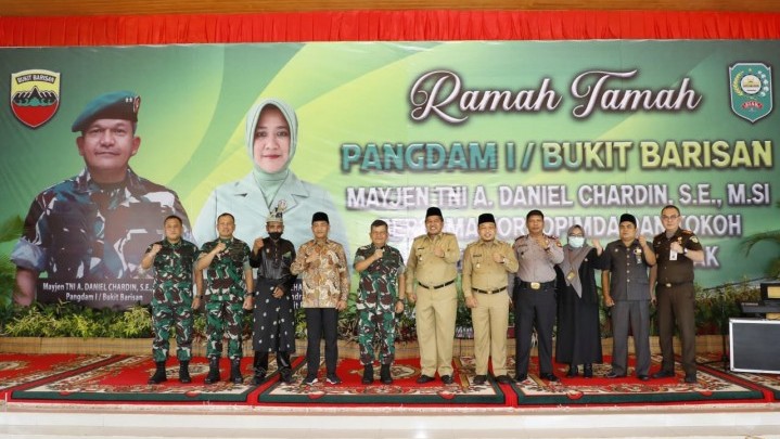 Bupati Siak Terima Kunjungan Pangdam I/BB Mayjen TNI Ahmad Daniel Chardin Bupati Siak Terima Kunjungan Pangdam I/BB Mayjen TNI Ahmad Daniel Chardin