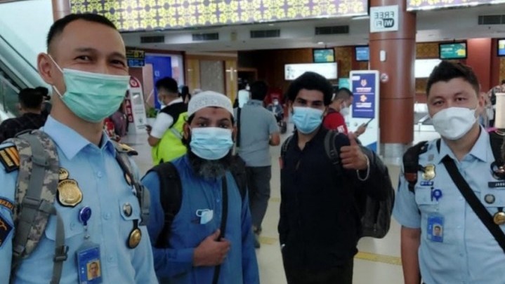 Dua Warga Pakistan Akhirnya Dideportasi Rudenim Pekanbaru Dua Warga Pakistan Akhirnya Dideportasi Rudenim Pekanbaru