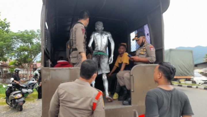 Satpol PP Padang Amanakan Belasan Anak Jalanan, Alasannya untuk Ketertiban Umum Satpol PP Padang Amanakan Belasan Anak Jalanan, Alasannya untuk Ketertiban Umum