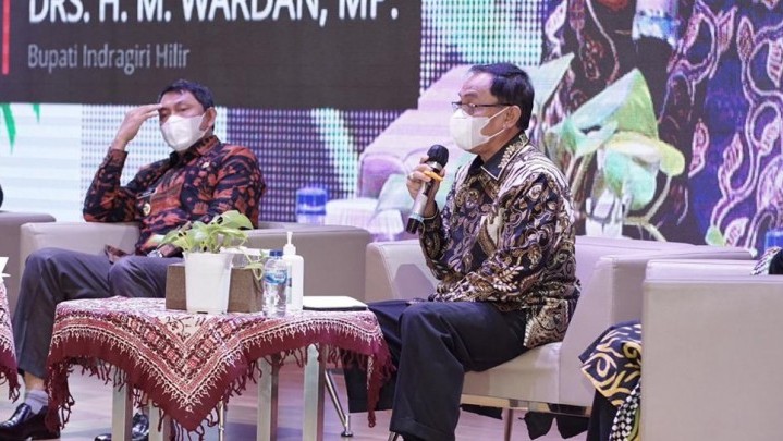 Bupati HM Wardan Narasumber Dialog Nasional Bahas Kelapa Bupati HM Wardan Narasumber Dialog Nasional Bahas Kelapa
