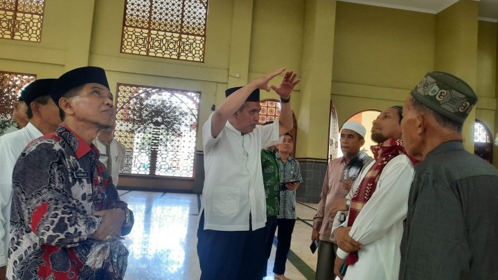 Jalankan Arahan Gubri, Dr. Kamsol Cek Masjid Islamic Center Kampar