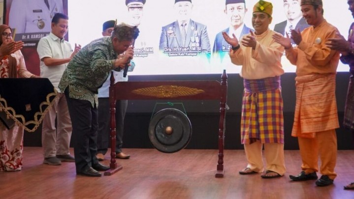 Pj Bupati Berharap Muncul Inovasi Seni dari Kampar Berkiprah di Jenjang Nasional Pj Bupati Berharap Muncul Inovasi Seni dari Kampar Berkiprah di Jenjang Nasional