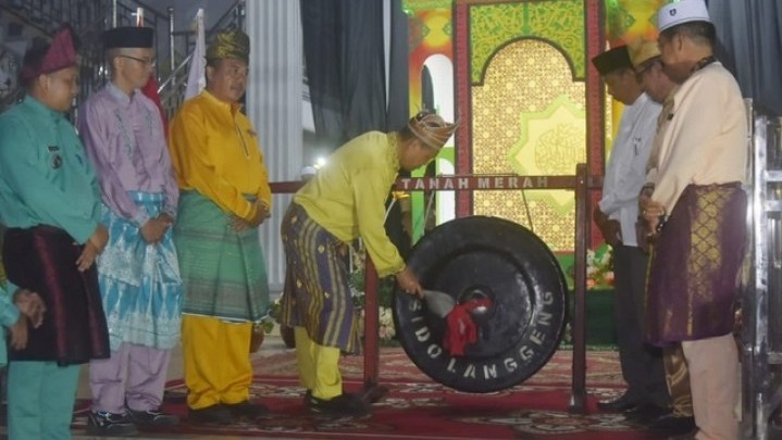 Wabup Inhil Minta Masyarakat Sukseskan MTQ Tanah Merah Wabup Inhil Minta Masyarakat Sukseskan MTQ Tanah Merah