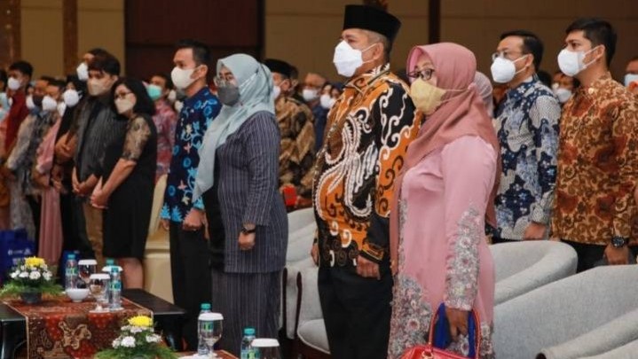 Wisuda Putra-Putri Asal Siak di PT Terkemuka Dihadiri Bupati Alfedri Wisuda Putra-Putri Asal Siak di PT Terkemuka Dihadiri Bupati Alfedri