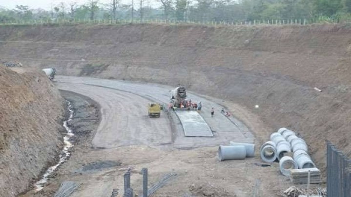 Pemprov Riau Surati KLHK Minta Izin Pelepasan Lahan untuk Tol Pekanbaru-Rengat Pemprov Riau Surati KLHK Minta Izin Pelepasan Lahan untuk Tol Pekanbaru-Rengat