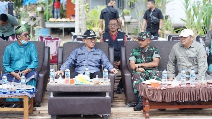 Bupati HM Wardan Tinjau Program TMMD di Sungai Ilir