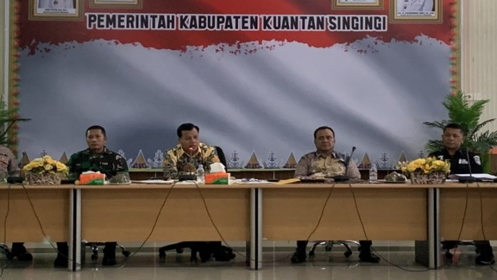 Panitia Pacu Jalur Kekurangan Dana Rp2,9 Miliar, Ini yang Dilakukan Plt Bupati Kuansing Panitia Pacu Jalur Kekurangan Dana Rp2,9 Miliar, Ini yang Dilakukan Plt Bupati Kuansing