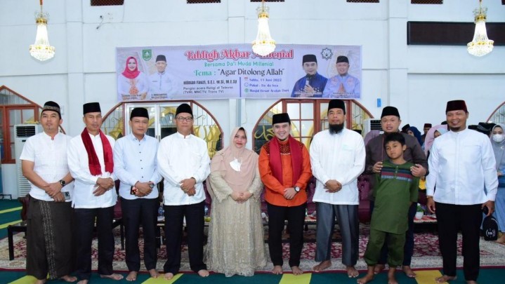 Bupati Kasmarni Sebut Shalat Sebagai Sumber Kekuatan Hadapi Tantangan yang Kompleks Bupati Kasmarni Sebut Shalat Sebagai Sumber Kekuatan Hadapi Tantangan yang Kompleks