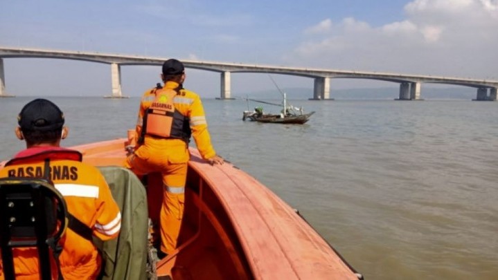 Pria di Kepri Ini Meninggal Dunia Usai Melompak ke Laut Pria di Kepri Ini Meninggal Dunia Usai Melompak ke Laut