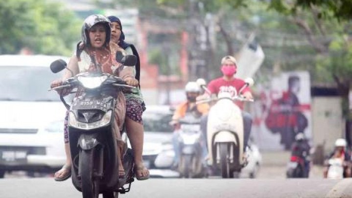 Simak, Ini Alasan Polri Larang Pemotor Pakai Sandal Jepit Simak, Ini Alasan Polri Larang Pemotor Pakai Sandal Jepit