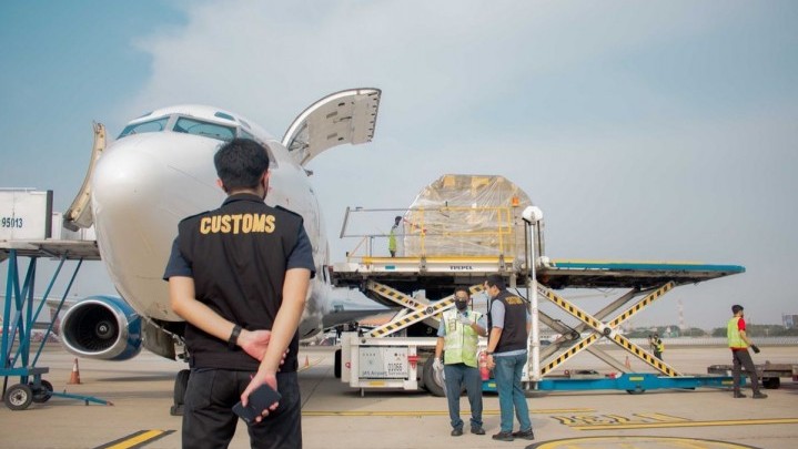 Hanya Dalam 5 Bulan, RI Impor Alkes dan Vaksin Hampir Rp 5 T Hanya Dalam 5 Bulan, RI Impor Alkes dan Vaksin Hampir Rp 5 T