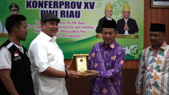 Penuhi Informasi Faktual, Keberadaan Pers Diakui Pemprov Riau Sangat Penting Penuhi Informasi Faktual, Keberadaan Pers Diakui Pemprov Riau Sangat Penting