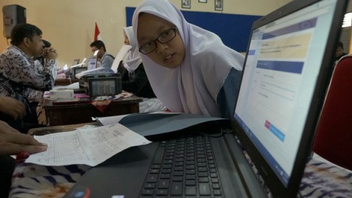 Masih Ada Daerah di Riau Tidak Terjangkau Internet, PPDB SMA Dipaksakan Secara Online Masih Ada Daerah di Riau Tidak Terjangkau Internet, PPDB SMA Dipaksakan Secara Online