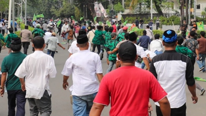 FKPP dan GPK Bentrok di Depan Kantor DPP PPP, Sejumlah Orang Terluka