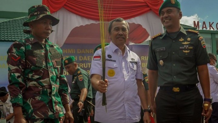 Lahan Sawit di Riau Luas, Salah Satu Alasan Korem 031/WB Buat Mesin Serut Lidi Lahan Sawit di Riau Luas, Salah Satu Alasan Korem 031/WB Buat Mesin Serut Lidi