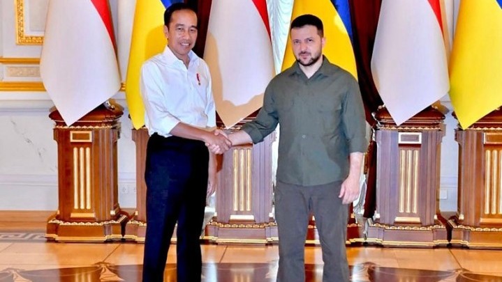 Analisa Kunjungan Jokowi ke Ukraina dan Rusia: Bukan Misi Perdamaian, tapi Diplomasi Mie