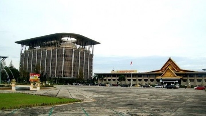 Dr Mawardi Saleh Khatib Salat Idul Adha 1443 Hijriah di Lapangan Kantor Gubernur Riau