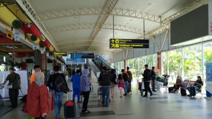 Posko Vaksinasi Dibuka di Bandara SSK II Pekanbaru