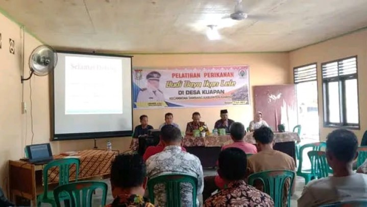 Dongkrak Perekonomian Warganya Pasca Covid-19, Kades Kuapan Budidaya Ikan Lele Terpal