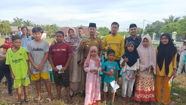 Santuni Anak Yatim, Pemuda Palung Raya Kampar Harap Pemerintah Perhatikan Anak Yatim Santuni Anak Yatim, Pemuda Palung Raya Kampar Harap Pemerintah Perhatikan Anak Yatim