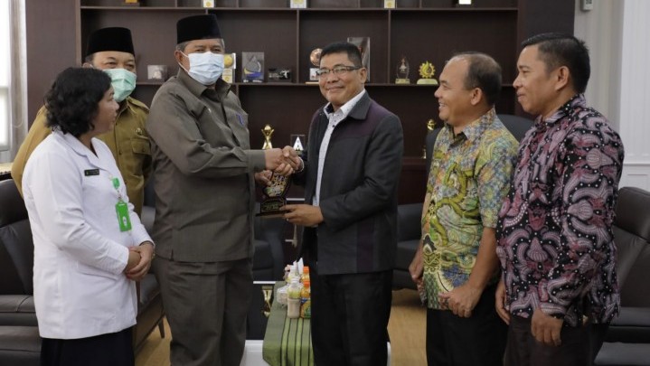 Vocal Grup Siak Raih Juara Tingkat Nasional Vocal Grup Siak Raih Juara Tingkat Nasional