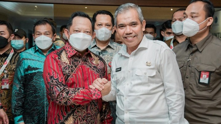 Resmi Dikukuhkan Mendagri, Pj. Bupati Kampar Jabat Sekretaris Jenderal AKPSI