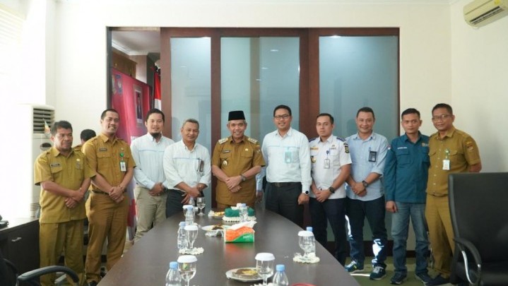 Bupati Kampar Minta PLN Segera Realisasikan Listik Di Desa Terisolir Bupati Kampar Minta PLN Segera Realisasikan Listik Di Desa Terisolir
