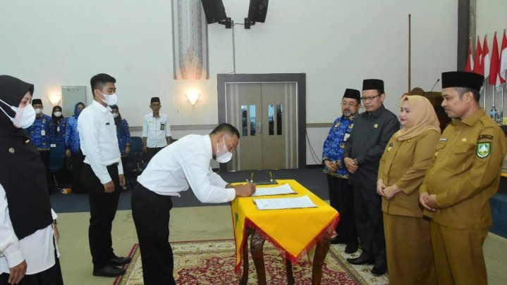 Bupati Kasmarni Tekankan PPPK Berikan Pengabdian Terbaik