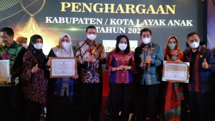 Selama 5 Tahun pada Kategori Madya, Dumai Akhirnya Raih Predikat Nindya Kota Layak Anak Selama 5 Tahun pada Kategori Madya, Dumai Akhirnya Raih Predikat Nindya Kota Layak Anak