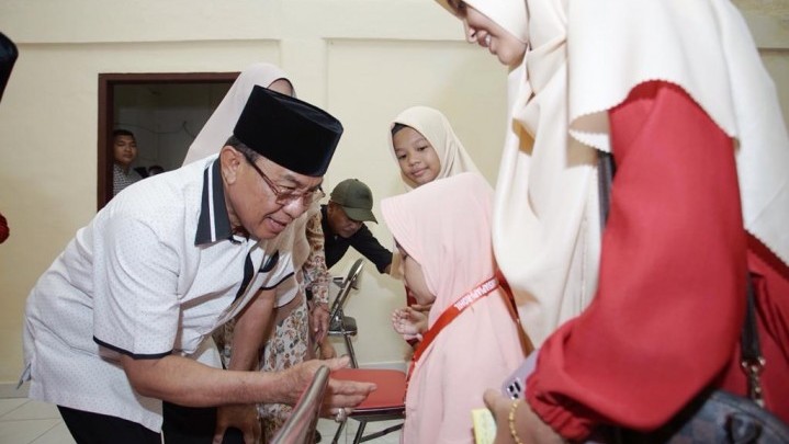 Bupati HM Wardan Janjikan Umrah Bagi Qori Peringkat Pertama di MTQ Riau dari Inhil Bupati HM Wardan Janjikan Umrah Bagi Qori Peringkat Pertama di MTQ Riau dari Inhil