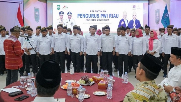 Lantik Pengurus PWI Riau, Atal Depari: Tetap Berpegang pada Undang-undang Pers