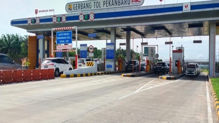 Kecelakaan di Tol Pekanbaru-Dumai, Minibus Seruduk Truk Kecelakaan di Tol Pekanbaru-Dumai, Minibus Seruduk Truk